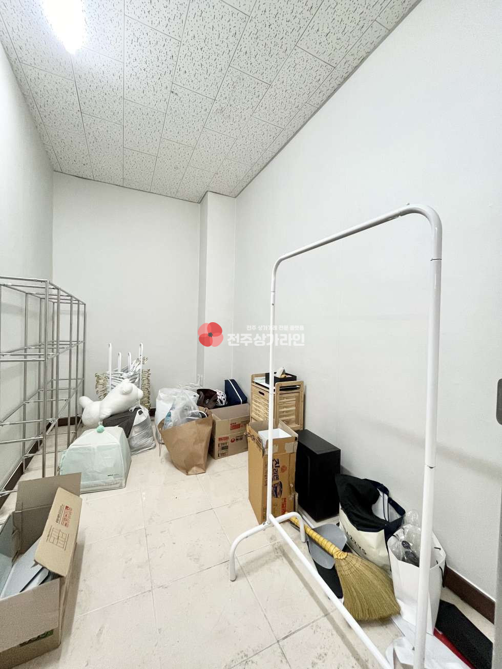 전북 전주완산구 효자동3가 ⭐높은 층고와 깔끔한 상가⭐소형 상가 찾는분에게 적극추천⭐사무실 및 네일샵 피부미용⭐ 월세 매물번호 13343 사진 4