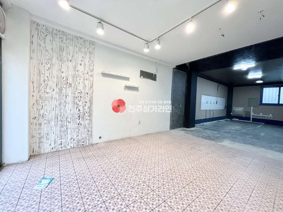 전북 전주완산구 효자동3가 ⭐대로변 앞 상가⭐레일조명 및 시설OK⭐카페 및 꽃집 무인판매점 사무실 추천⭐ 월세 매물번호 13465 사진 2