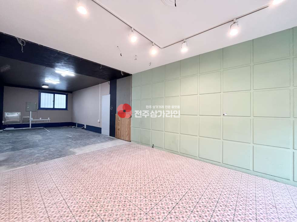 전북 전주완산구 효자동3가 ⭐대로변 앞 상가⭐레일조명 및 시설OK⭐카페 및 꽃집 무인판매점 사무실 추천⭐ 월세 매물번호 13465 사진 3