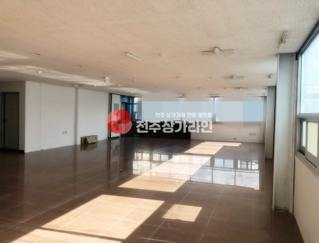 전북 전주덕진구 송천동1가 ⭐사무실⭐학원⭐깔끔한내부⭐남향⭐바닥상태좋아요⭐ 월세 매물번호 13492 사진 1