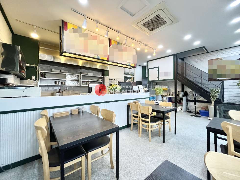 전북 전주완산구 삼천동2가 ⭐1,2층 통 임대⭐깔끔한 인테리어 와 개별 창고,테라스 를 가진 매물⭐타업종변경가능⭐ 월세 매물번호 13376 사진 2