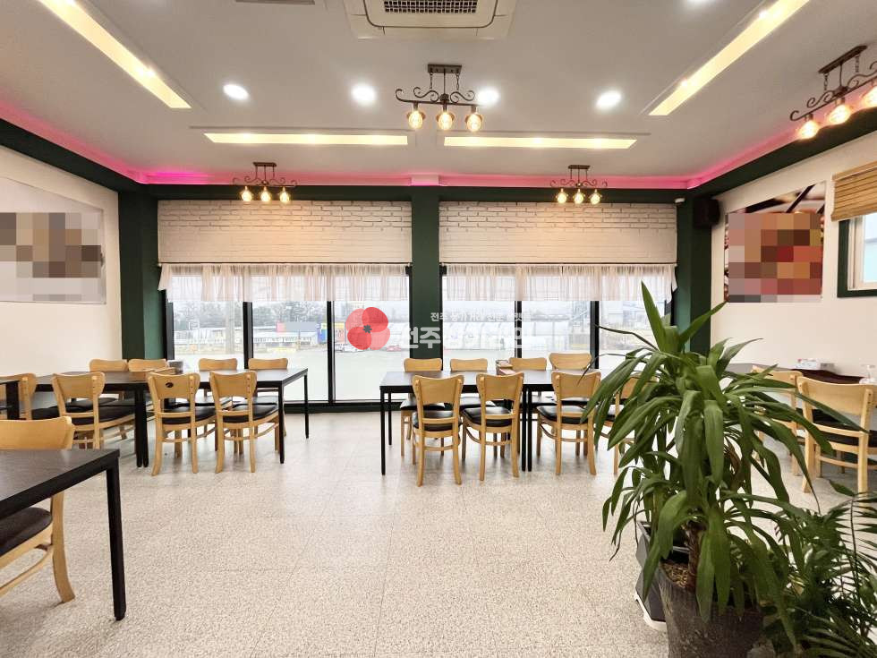 전북 전주완산구 삼천동2가 ⭐1,2층 통 임대⭐깔끔한 인테리어 와 개별 창고,테라스 를 가진 매물⭐타업종변경가능⭐ 월세 매물번호 13376 사진 7