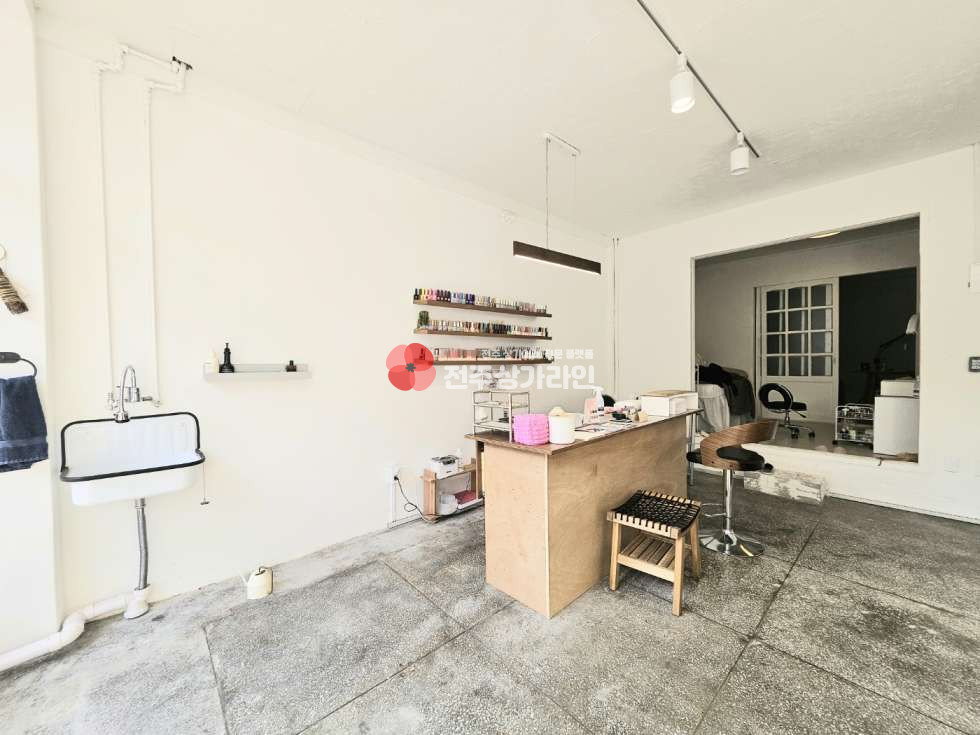 전북 전주완산구 효자동1가 ⭐네일아트⭐피부샵⭐공방⭐사무실⭐타업종 권리금 대폭 협의가능⭐ 월세 매물번호 13200 사진 3
