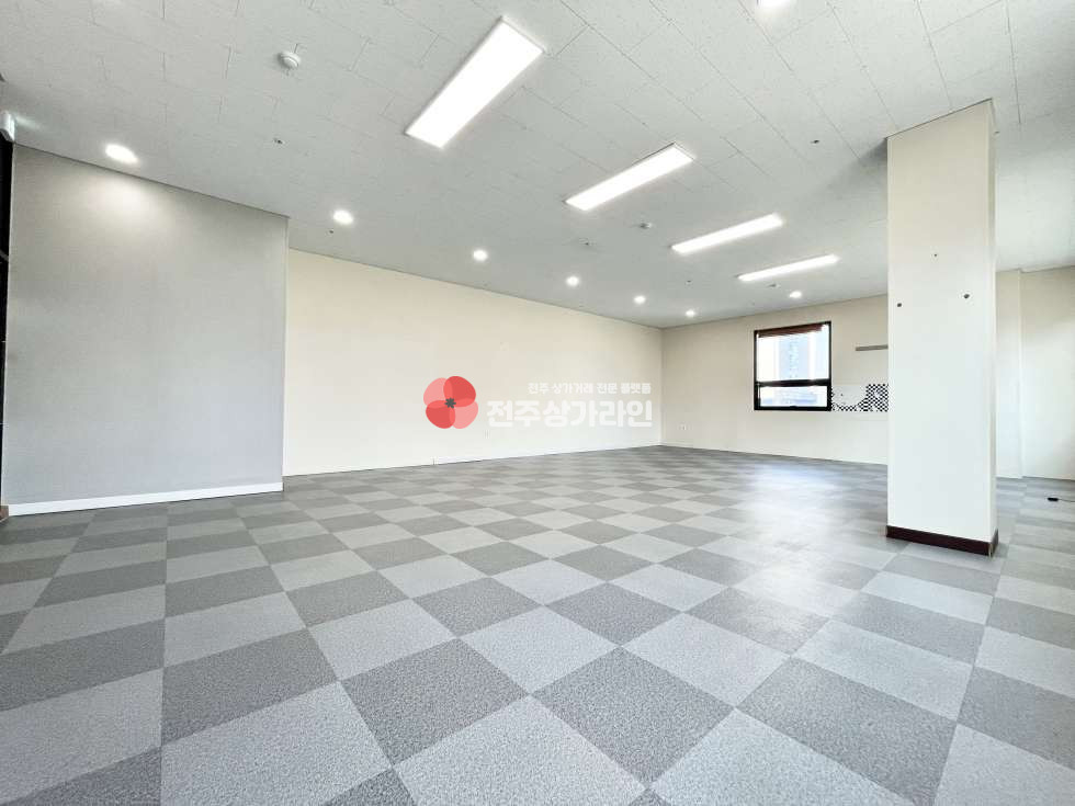 전북 전주완산구 효자동2가 ⭐신시가지 사무실⭐넓은평수⭐개방감좋은사무실⭐깔끔한 내부컨디션⭐ 월세 매물번호 13522 사진 2