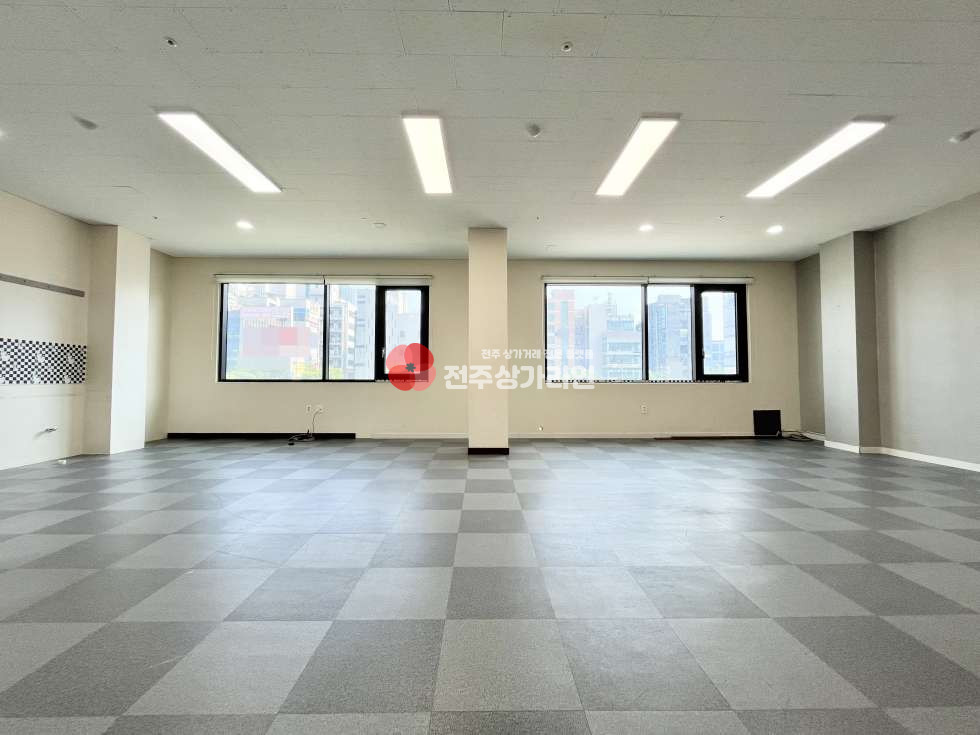 전북 전주완산구 효자동2가 ⭐신시가지 사무실⭐넓은평수⭐개방감좋은사무실⭐깔끔한 내부컨디션⭐ 월세 매물번호 13522 사진 5