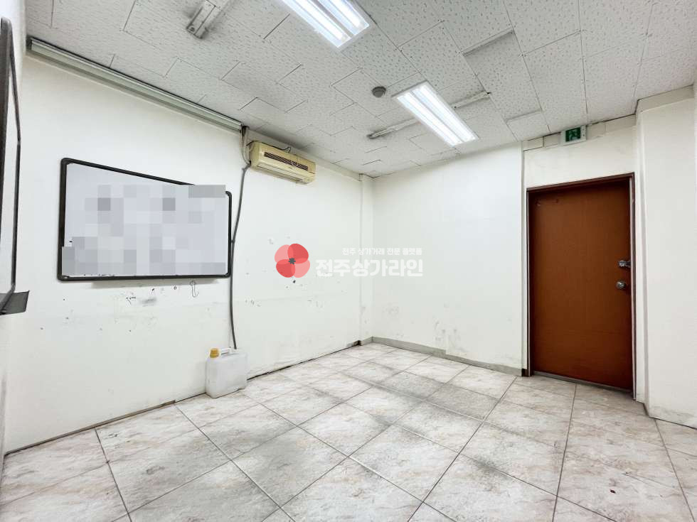 전북 전주완산구 서신동 ⭐서신중 맞은편⭐4층 학원⭐방:10개 각방마다 냉방시설⭐즉시입주 가능⭐ 월세 매물번호 13563 사진 8