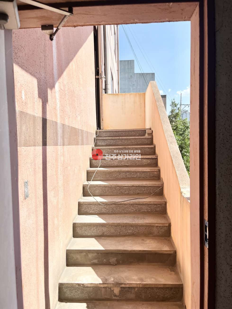전북 전주완산구 서신동 ⭐서신중 근방⭐사거리 코너건물⭐깔끔한 시설⭐즉시입주 가능⭐ 월세 매물번호 13564 사진 3