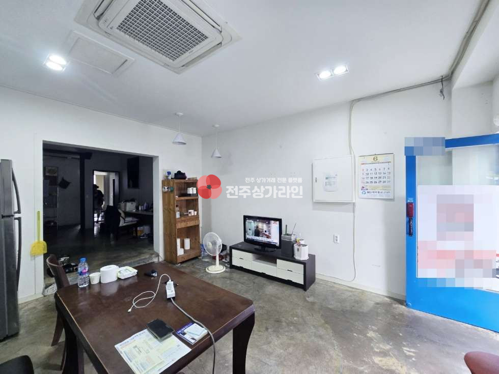 전북 전주완산구 삼천동1가 ⭐삼천동 먹자상권⭐ 추천업종: 카페 / 뷰티업종 / 강력추천⭐ 월세 매물번호 13611 사진 2