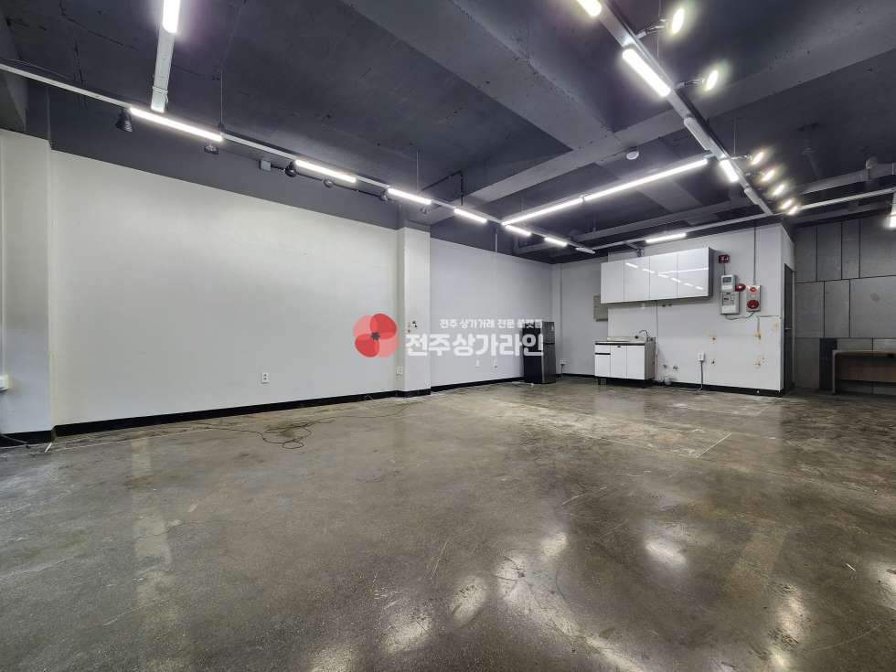 전북 전주덕진구 덕진동1가 ⭐사무실, 피부샵, 카페 등 추천⭐덕진동 깔끔한 상가⭐ 월세 매물번호 13654 사진 3