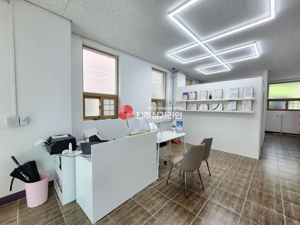 전북 전주완산구 효자동2가 ⭐효자동 토탈피부샵 양도양수⭐30평 깔끔인테리어⭐ 월세 매물번호 13642 사진 3