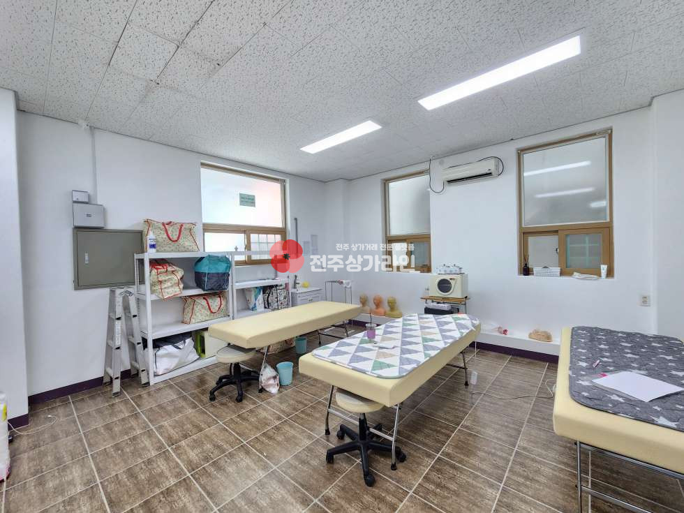전북 전주완산구 효자동2가 ⭐효자동 토탈피부샵 양도양수⭐30평 깔끔인테리어⭐ 월세 매물번호 13642 사진 6