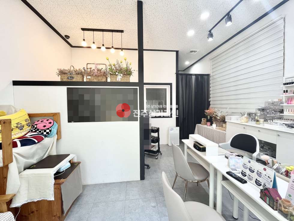 전북 전주완산구 효자동3가 ⭐전주대 근방⭐네일샵 양도양수⭐개방감 좋은상가⭐모든시설,집기 양도⭐ 월세 매물번호 13532 사진 3