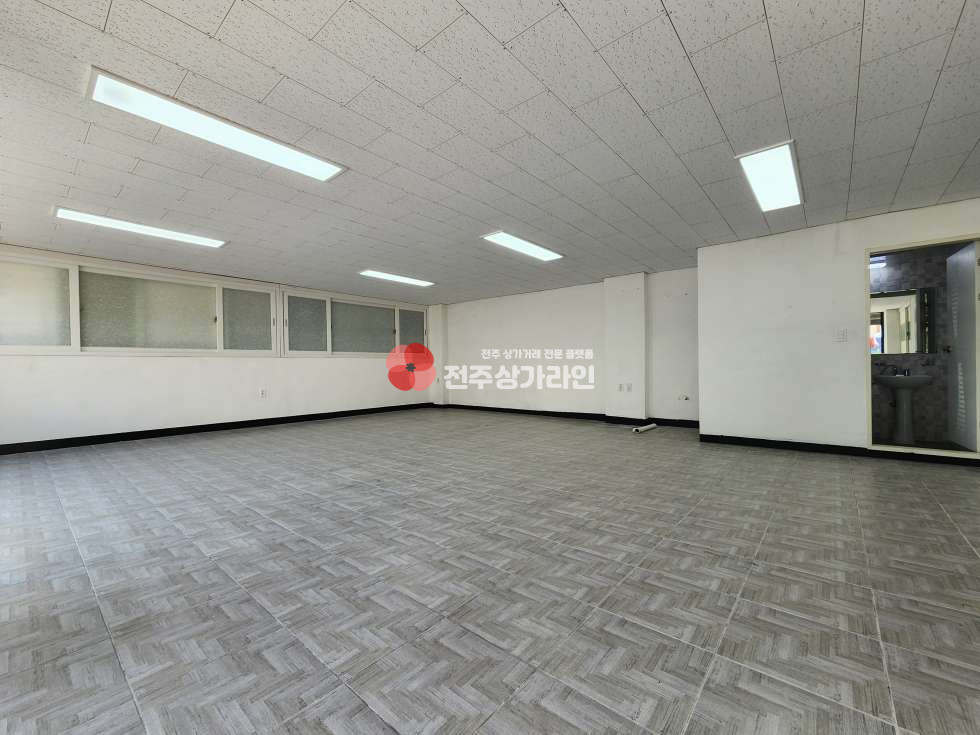 전북 전주완산구 효자동3가 ⭐학교 앞 상가⭐깔끔한 시설⭐미용실, 뷰티샵, 피부샵 추천⭐ 월세 매물번호 13309 사진 2