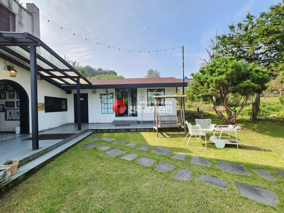 전북 전주완산구 삼천동2가 ⭐삼천동 대지 200평 단독카페⭐주차장완비⭐독채건물, 분위기 끝판왕⭐ 월세 매물번호 13808 사진 9