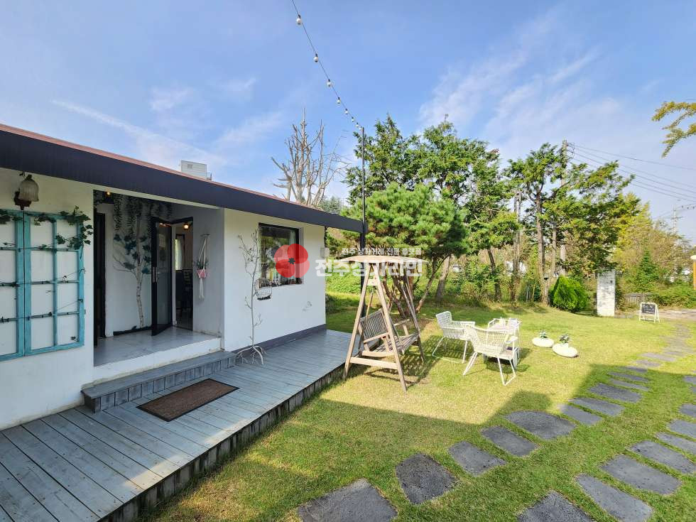 전북 전주완산구 삼천동2가 ⭐삼천동 대지 200평 단독카페⭐주차장완비⭐독채건물, 분위기 끝판왕⭐ 월세 매물번호 13808 사진 10