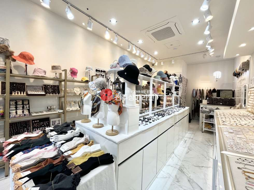 전북 전주완산구 효자동2가 ⭐신시가지 아파트 1층상가⭐내부시설 구비완료⭐네일샵 및 악세서리 추천⭐상가 해당 호실 매매가능⭐ 월세 매물번호 13358 사진 1