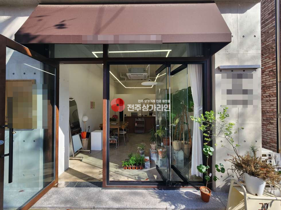 전북 전주완산구 효자동2가 ⭐화이트톤 깔끔 상가⭐카페, 꽃집, 옷가게 추천⭐대로변 상가⭐ 월세 매물번호 13839 사진 7