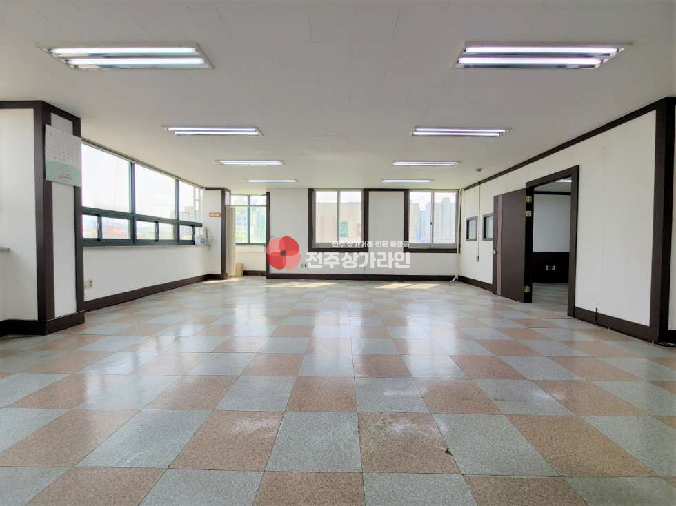 전북 전주완산구 서신동 ⭐사무실,학원,홍보관 추천⭐채광좋음⭐즉시입주⭐ 월세 매물번호 12013 사진 1