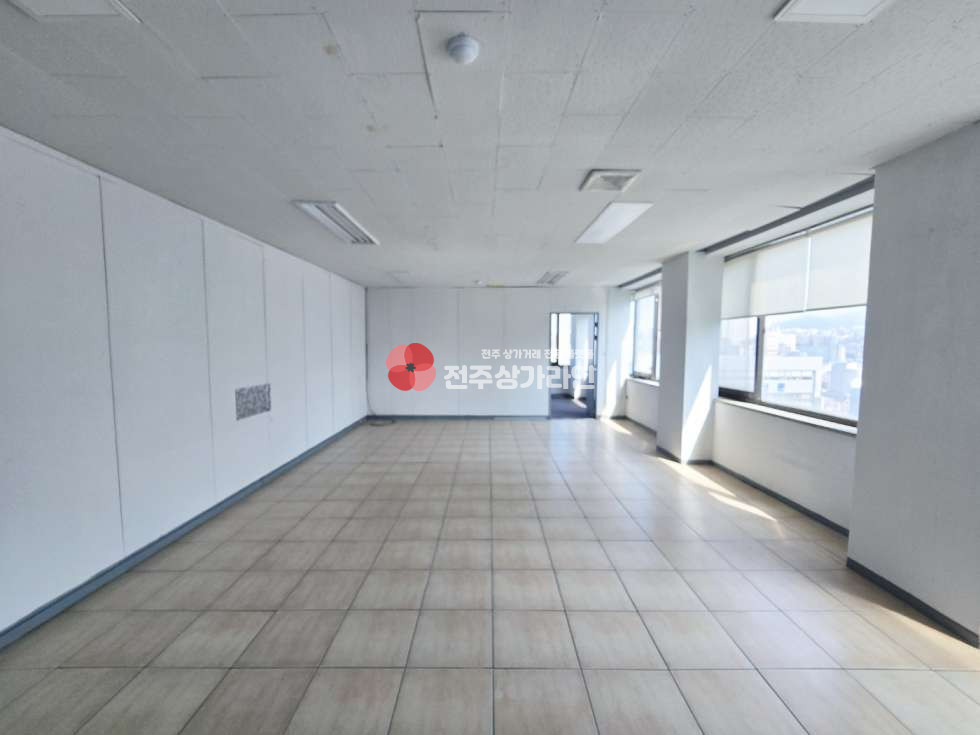 전북 전주완산구 서노송동 ⭐시청인근넓은사무실⭐기린대로변홍보효과좋은사무실⭐전용주차장완비⭐ 월세 매물번호 13316 사진 1