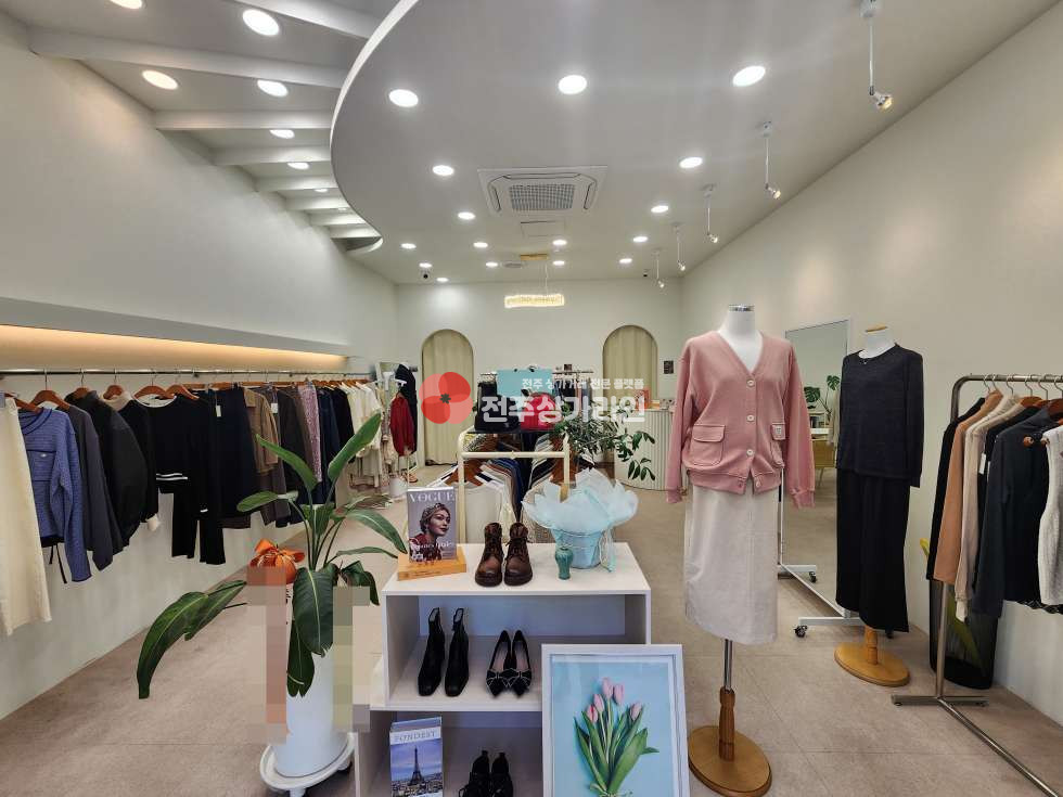 전북 전주완산구 효자동2가 ⭐효자동 옷가게 상가 임대⭐깔끔한 인테리어⭐타 업종 가능 월세 매물번호 13793 사진 1