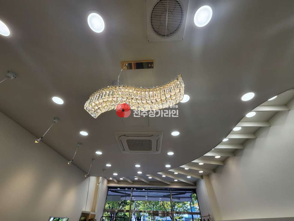 전북 전주완산구 효자동2가 ⭐효자동 옷가게 상가 임대⭐깔끔한 인테리어⭐타 업종 가능 월세 매물번호 13793 사진 7