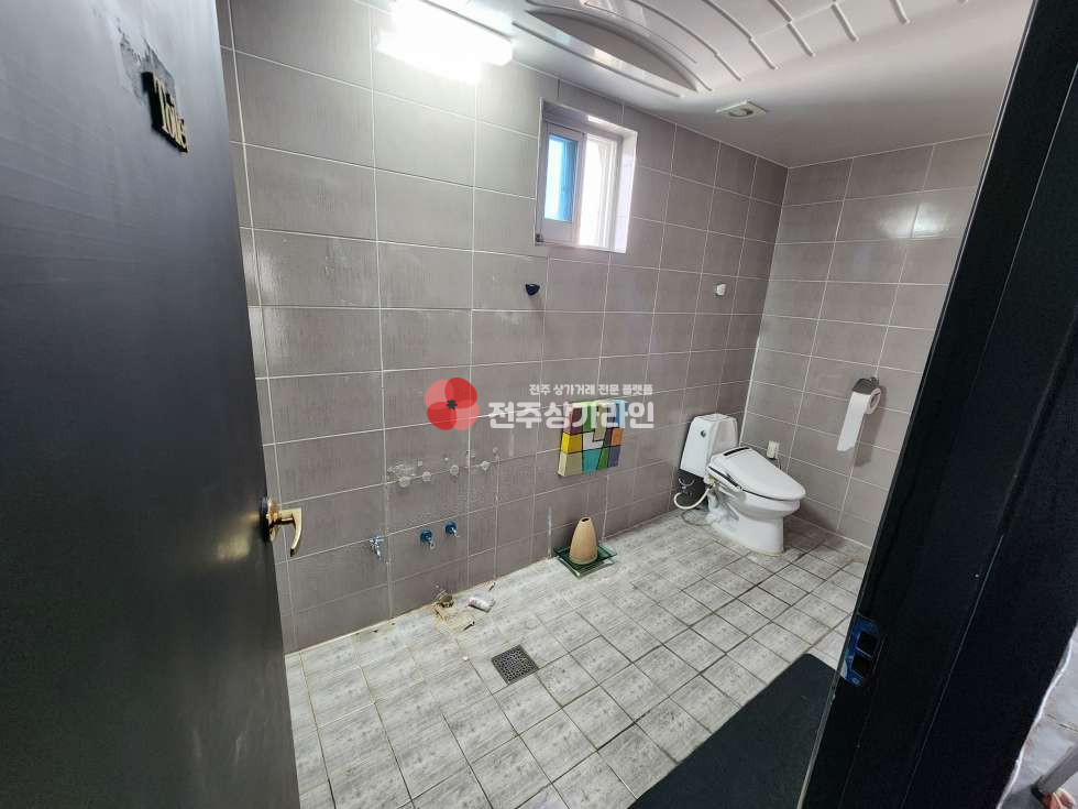 전북 전주덕진구 금암동 ⭐대형 테라스 ⭐카페, 레스토랑, 와인바, 음식점 추천⭐ 월세 매물번호 14018 사진 8