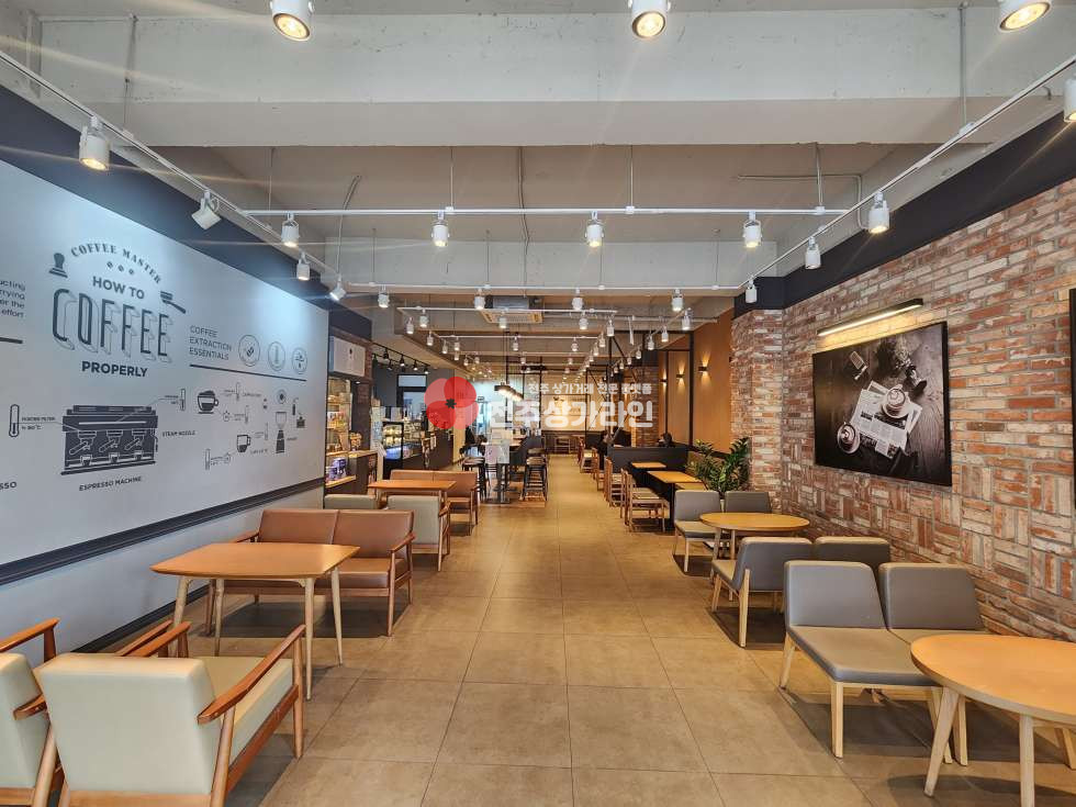 전북 전주완산구 평화동1가 ⭐대형 프렌차이즈점 카페 양도양수⭐평화동 사거리⭐ 월세 매물번호 14065 사진 1