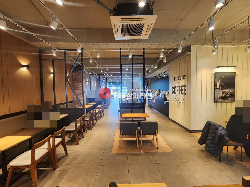 전북 전주완산구 평화동1가 ⭐대형 프렌차이즈점 카페 양도양수⭐평화동 사거리⭐ 월세 매물번호 14065 사진 2