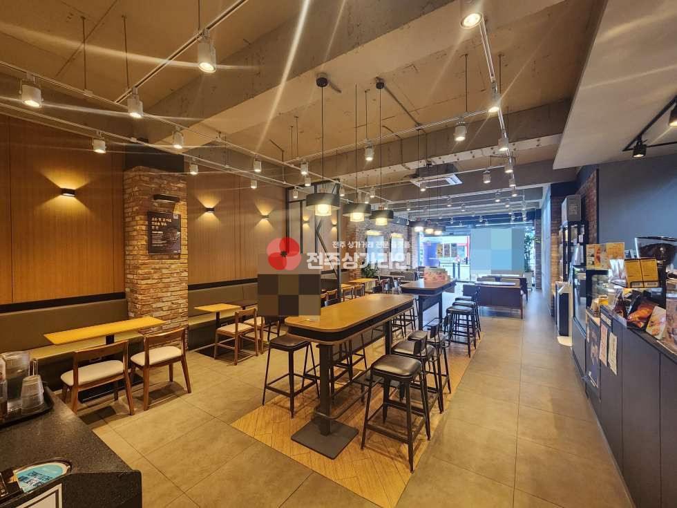전북 전주완산구 평화동1가 ⭐대형 프렌차이즈점 카페 양도양수⭐평화동 사거리⭐ 월세 매물번호 14065 사진 4