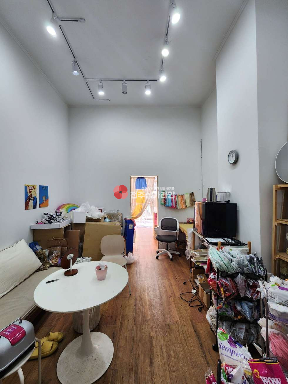 전북 전주완산구 효자동3가 ⭐서곡지구 대로변 상가⭐높은 층고⭐깔끔한 내부⭐ 월세 매물번호 13983 사진 4