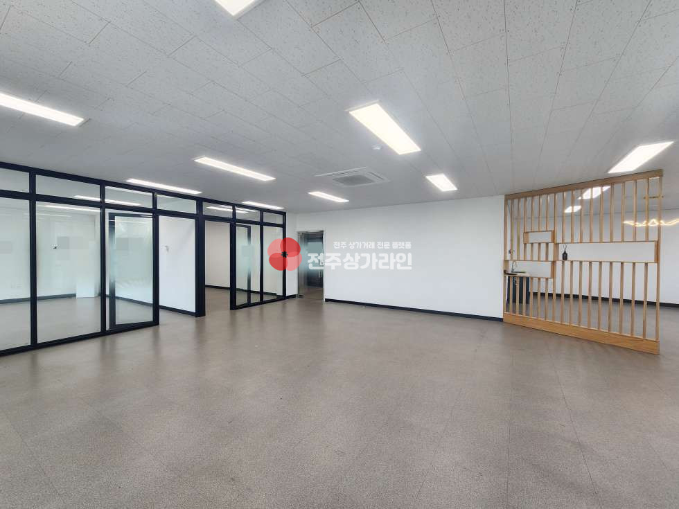 전북 전주완산구 중노송동 ⭐딱 봐도 사무실 적합한 상가⭐에어컨 3대⭐무권리금⭐ 월세 매물번호 13607 사진 3
