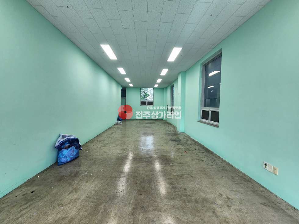 전북 전주덕진구 덕진동2가 ⭐하가지구 사거리 대로변 상가 임대⭐버스정류장 앞⭐ 월세 매물번호 14182 사진 2