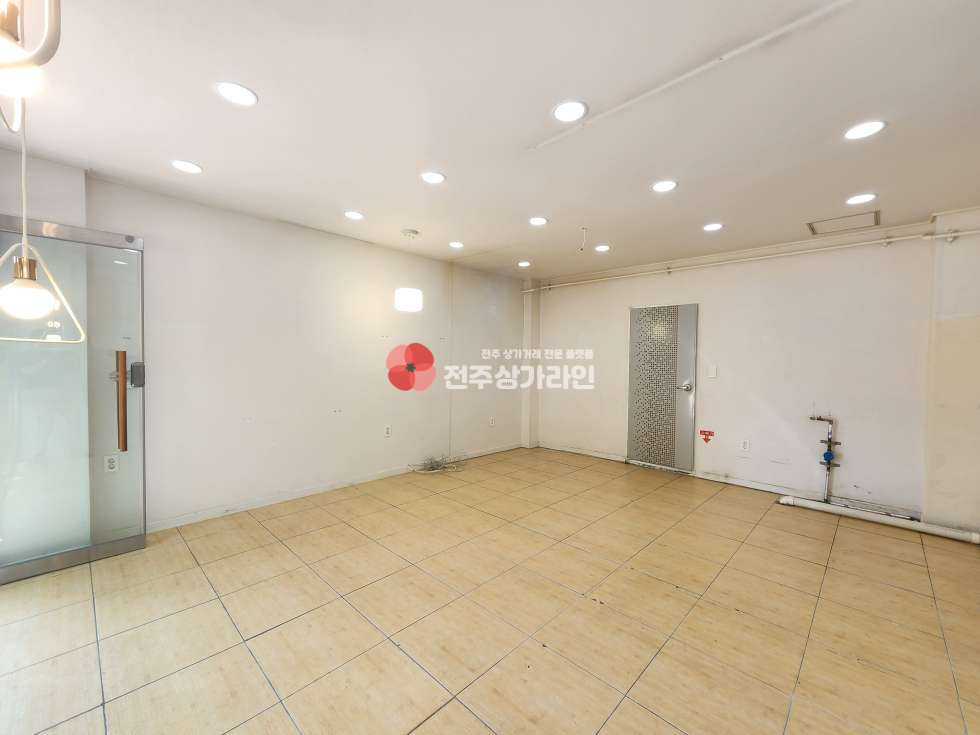 전북 전주완산구 효자동3가 ⭐효자동 서곡 깔끔한 가시성 좋은 상가 추천⭐ 월세 매물번호 14079 사진 2