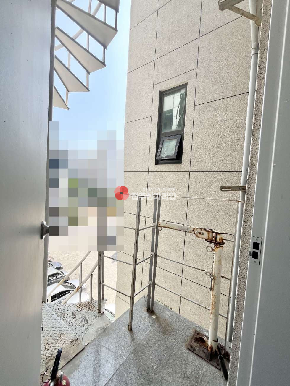 전북 전주완산구 효자동3가 ⭐신시가지 스카이타워부근⭐넓은평수,개방감좋은 매물⭐사무실 및 학원,미용실 추천⭐ 월세 매물번호 13478 사진 6