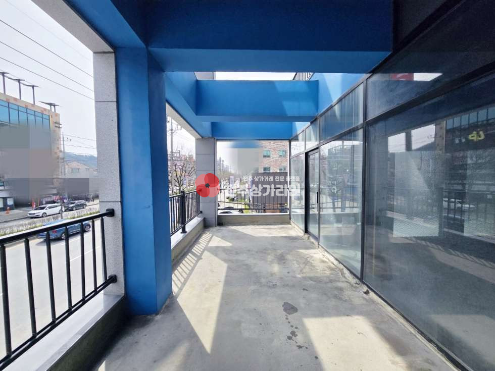 전북 전주덕진구 우아동2가 ⭐넓은테라스있는사무실⭐대로변도시뷰⭐신축급깔끔한곳⭐ 월세 매물번호 14010 사진 7