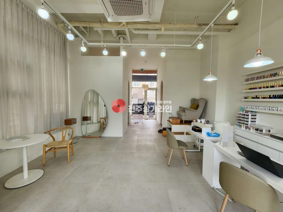 전북 전주완산구 효자동3가 ⭐무권리금⭐네일샵 양도양수⭐높은 층고,감성인테리어⭐ 월세 매물번호 14022 사진 1