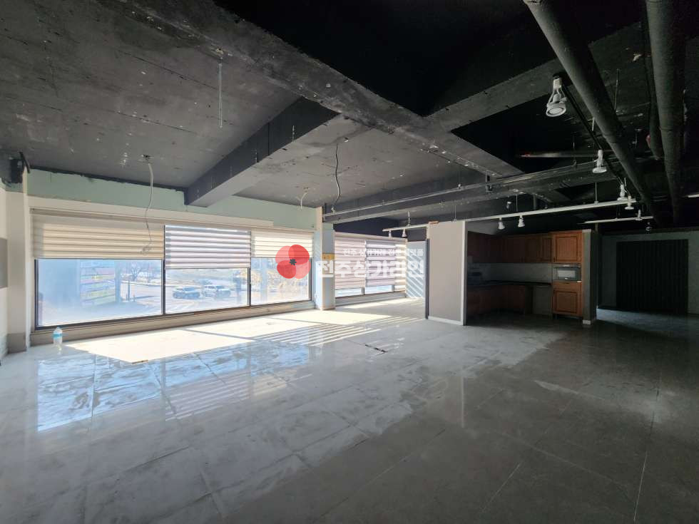 전북 전주완산구 서신동 ⭐서신동 스튜디오, 사무실 추천⭐약60평 2층 상가⭐ 월세 매물번호 13680 사진 2