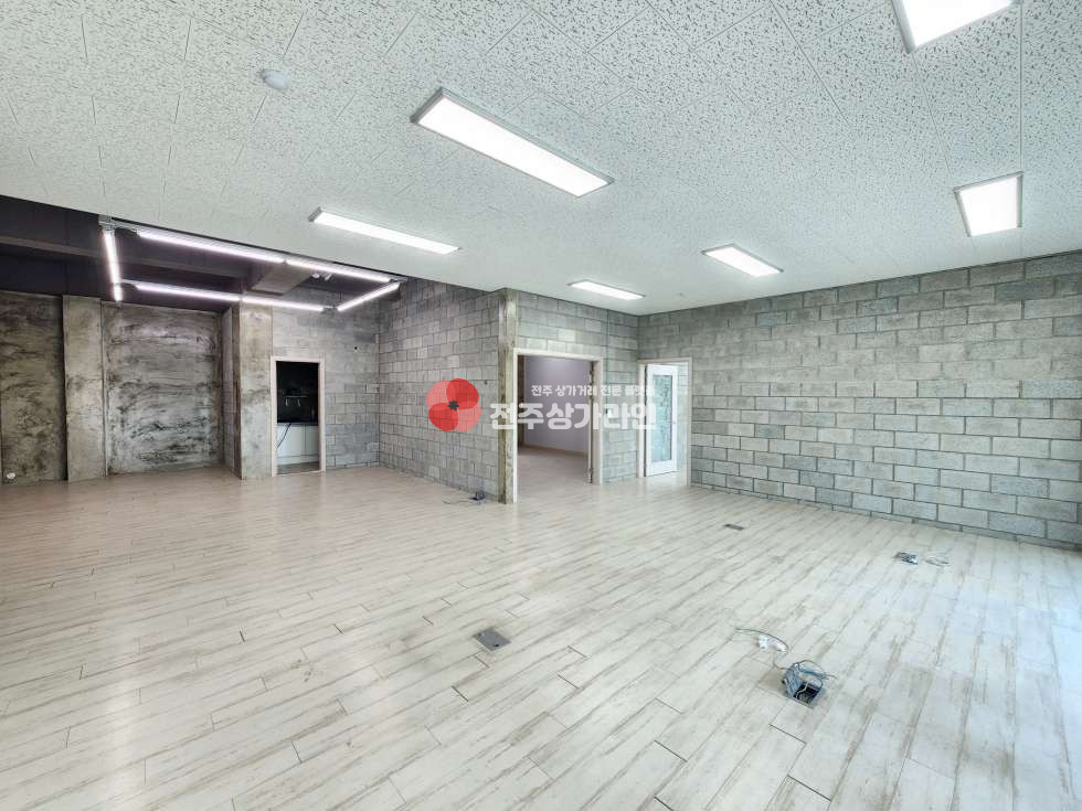 전북 전주덕진구 우아동1가 ⭐우아동 60평대 상가 임대 추천⭐사무실, 스튜디오,교육센터 추천⭐ 월세 매물번호 14305 사진 3