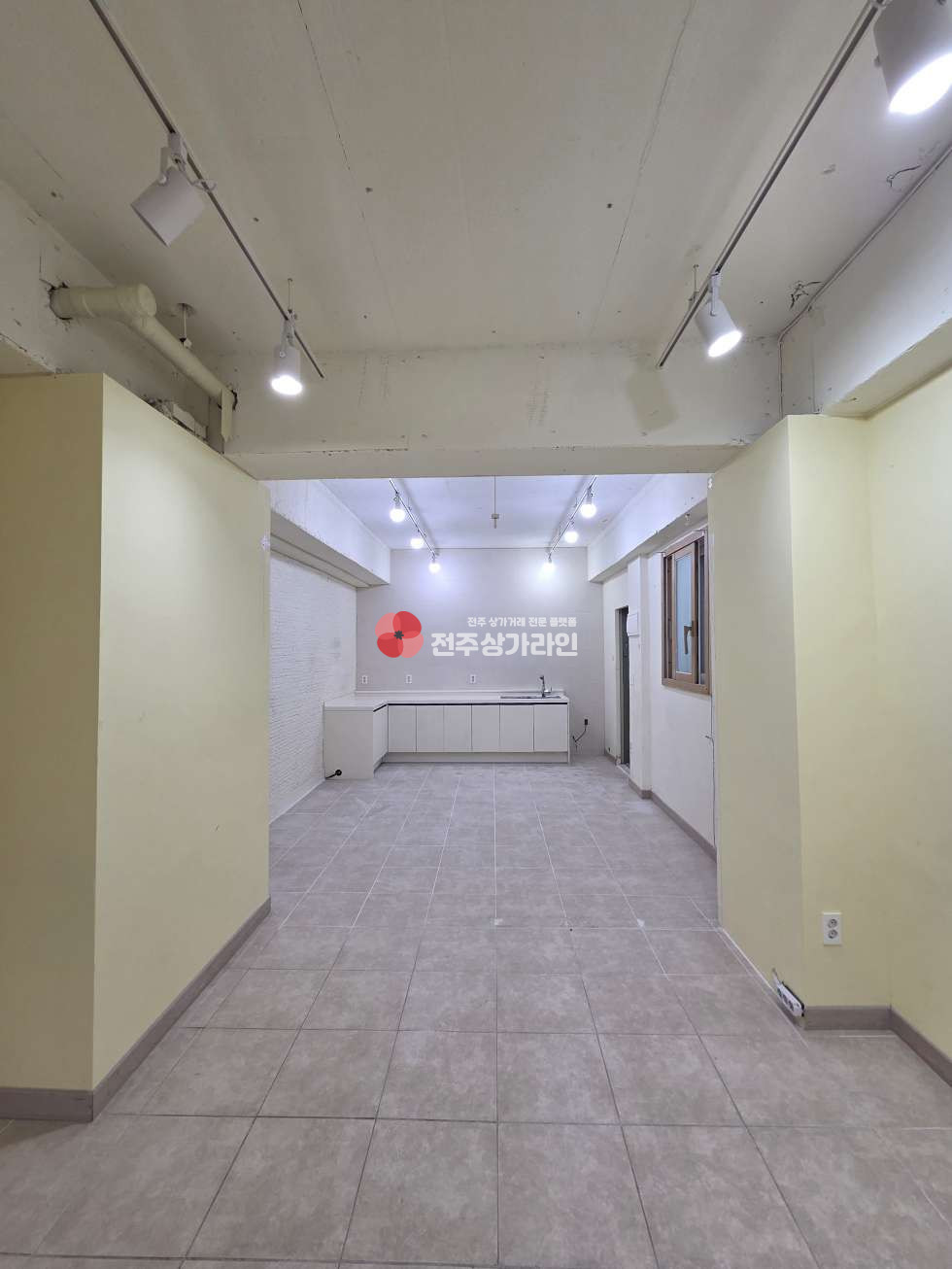 전북 전주완산구 효자동3가 ⭐효자동 인테리어 완비된 소형상가 ⭐디저트카페,무인샵,네일샵 등 추천⭐ 월세 매물번호 14366 사진 1
