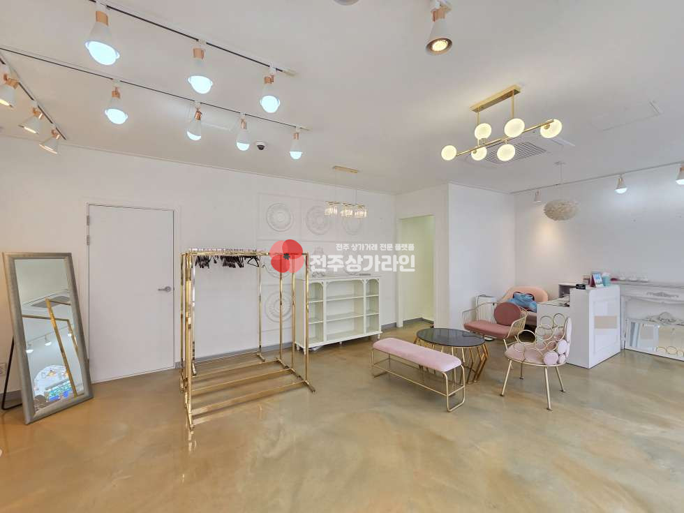 전북 전주완산구 효자동3가 ⭐문학초 대로변 옷가게 추천⭐깔끔한 시설⭐ 월세 매물번호 14401 사진 4