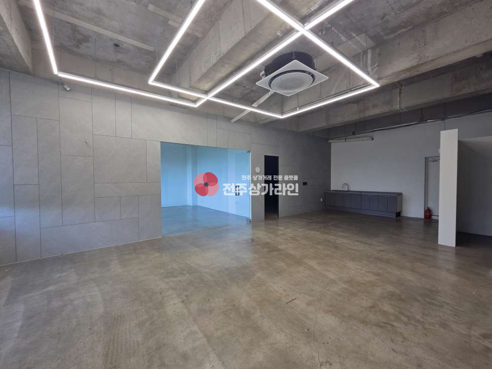 전북 전주완산구 효자동3가 ⭐신시가지 무권리금 사무실 연습실 임대 추천⭐ 월세 매물번호 14440 사진 4