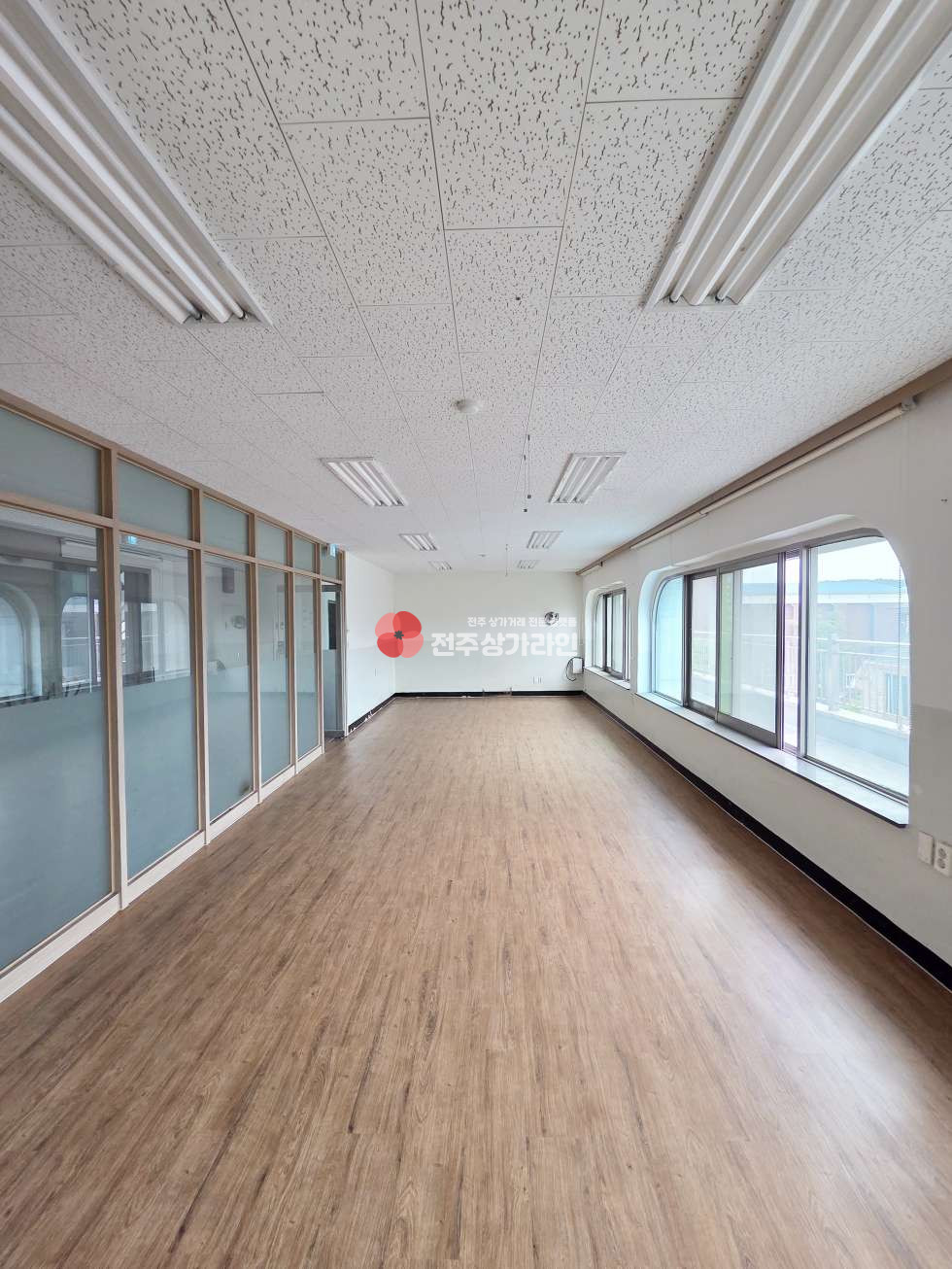 전북 전주완산구 중화산동2가 ⭐중화산동 가성비 좋은 대형 사무실 임대 추천⭐ 월세 매물번호 14486 사진 4