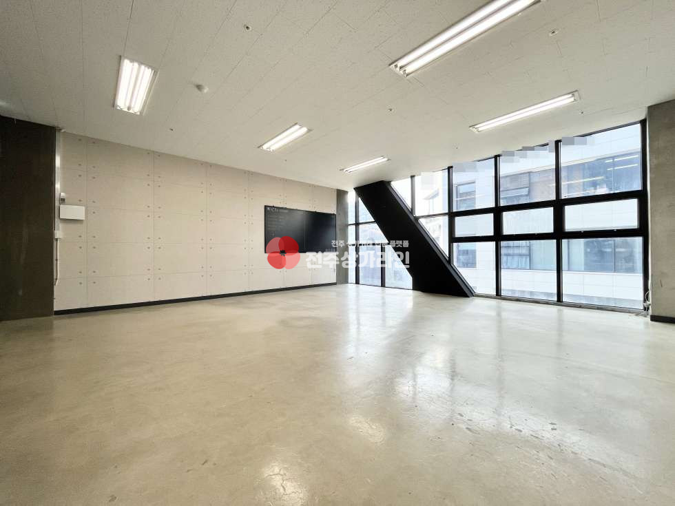 전북 전주완산구 효자동2가 ⭐신시가지 상가⭐깔끔한시설⭐엘레베이터有⭐즉시입주가능⭐ 월세 매물번호 13523 사진 1